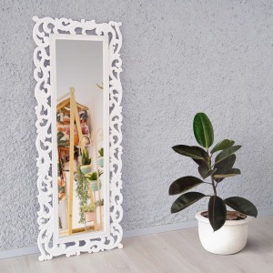 Specchio con cornice in mdf intagliato 55x155