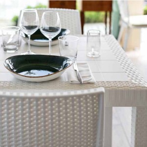Tavolo da pranzo in resina bianca "Houston"150x90H74