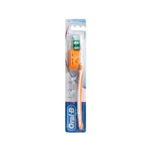 Oral B 123 Classic Care 40 Medio Spazzolino